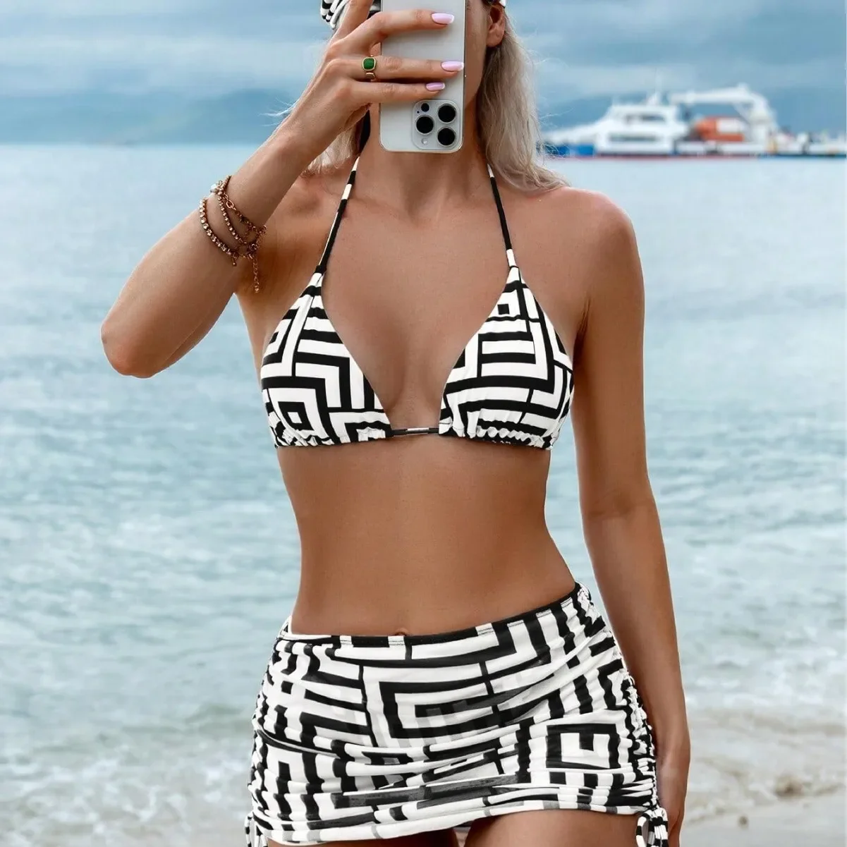 

2025 Trendy Printed Neck Hanging Strap, Sexy Bikini Split System with Hot Springs