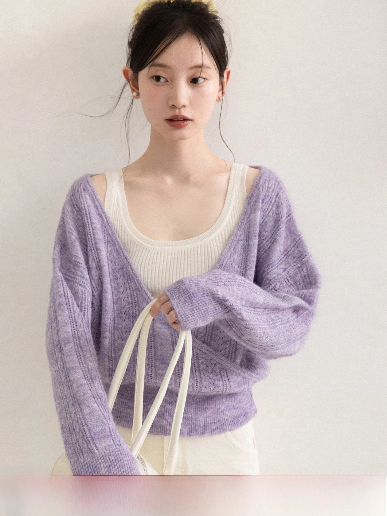 

Мягкий, удобный, фиолетовый вязаный свитер с V-образным вырезом, женский повседневный свободный крой, весенне-осенний сезонный топ с эластичной талией