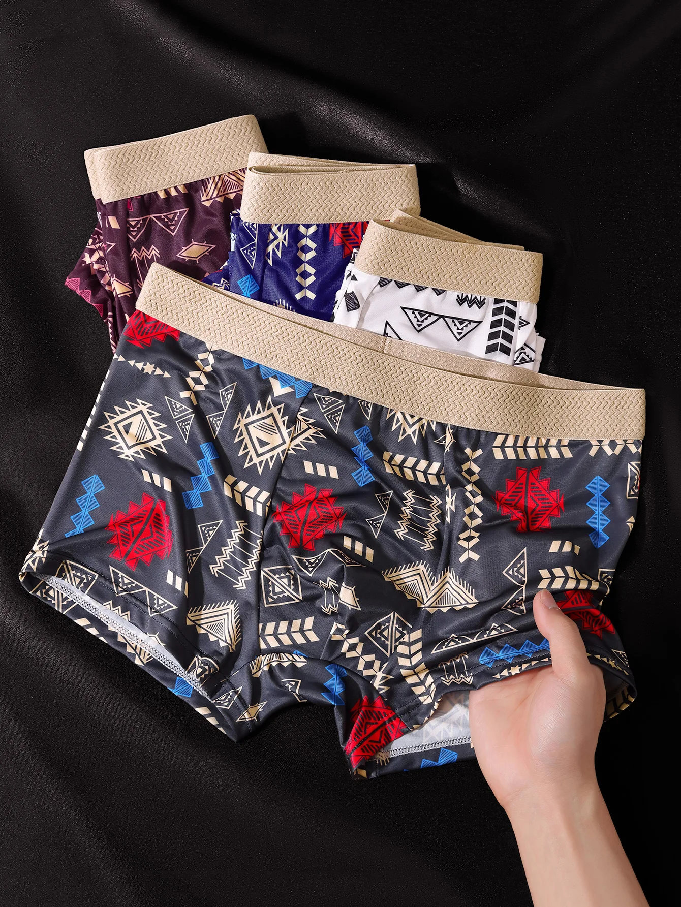 

4 Pcs Men's Color Printed Underwear Teenagers Loose Fashion Multi-color Mix And Match Boyshort Sports Fitness Comfortable Shorts