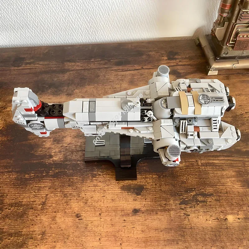 681PCS Starship Series Mid-Scale Hammerhead Corvette Model Moc Building Blocks Spacecraft Brick DIY Set Christmas Gifts Kid Toys view 4