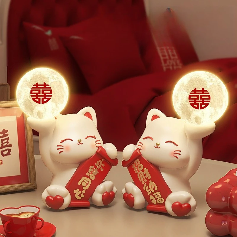 Lucky Cat As A Wedding Gift, and A Long-lasting Lamp for The Bride's Engagement Gift To Her Best Friend's Wedding Room