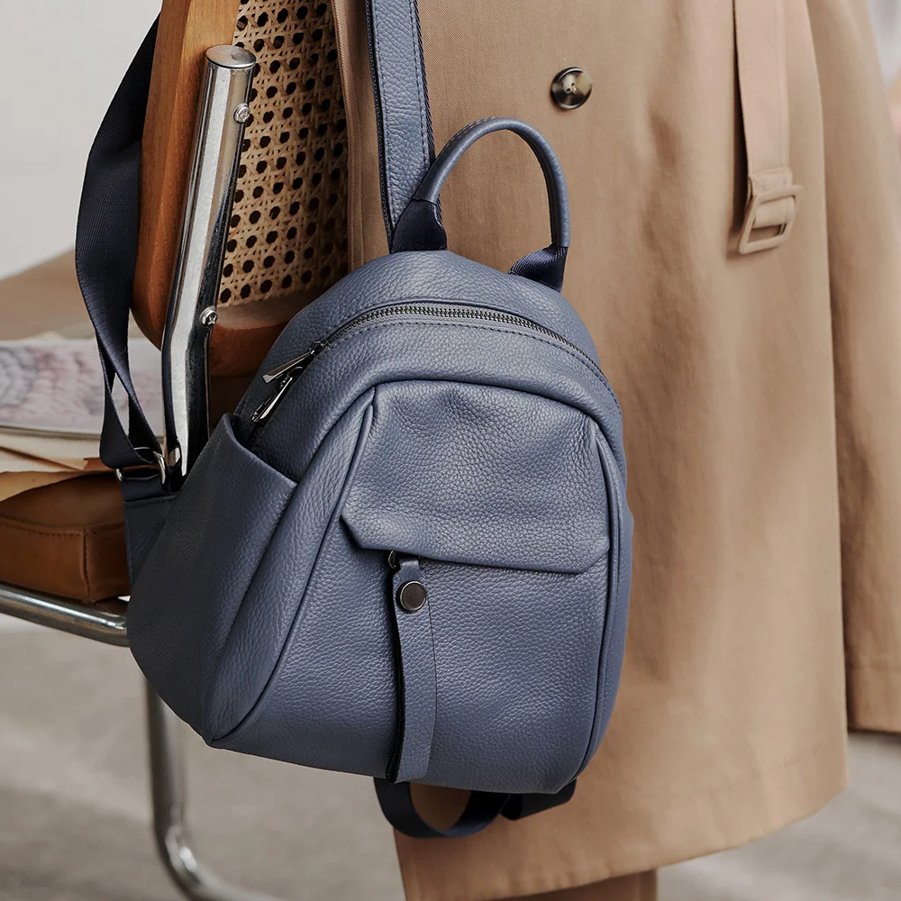 

New Simple Blue 2 Size Portable Genuine Leather Fashion Teenage Girl Backpack High Quality Soft Cowskin Women Rucksack Knapsack