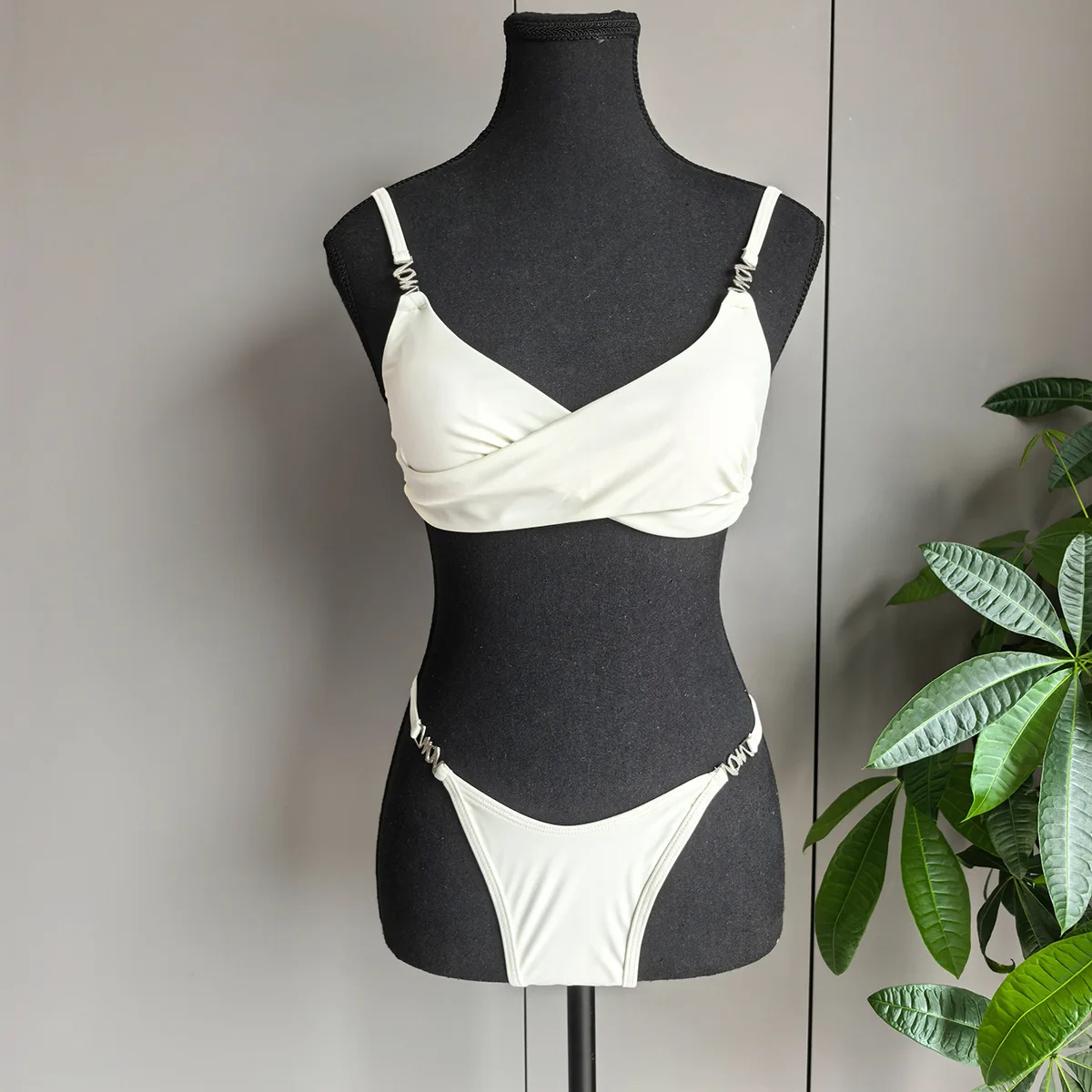 

Sexy White Bikini 2025 Mujer Women Metal Strap Cross Push Up Triangle Swimsuit Summer Bathing Suit Two Piece Swimwear Biquini