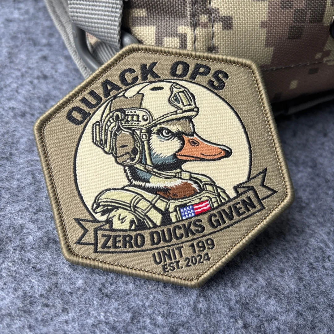 "Quack Ops" Taktischer Enten-Stickerei-Aufnäher mit Klettverschluss für Rucksack, Weste, Hut und Kleidung – Detail 2