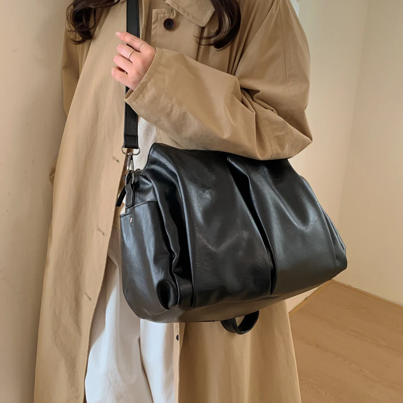 

Fashionable Women's Tote Bag Crafted From Fine Leather Featuring Casual Vintage Daily Look