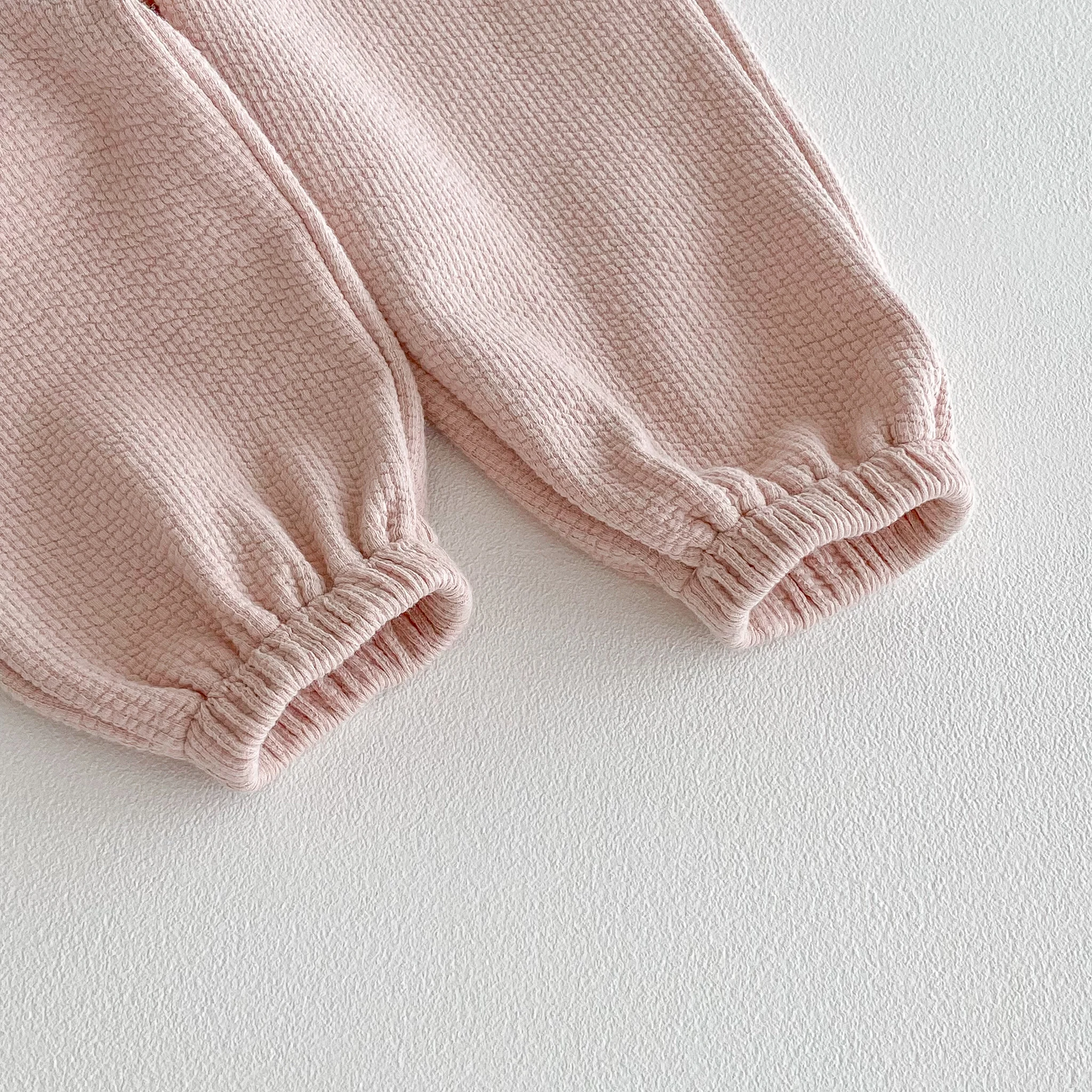 Frühlings- und Herbst-Set im Koreanischen Stil: Niedliches Baby-Sweatshirt mit Spitzenbesatz und Puppenkragen sowie Jogginghose – Detail 8