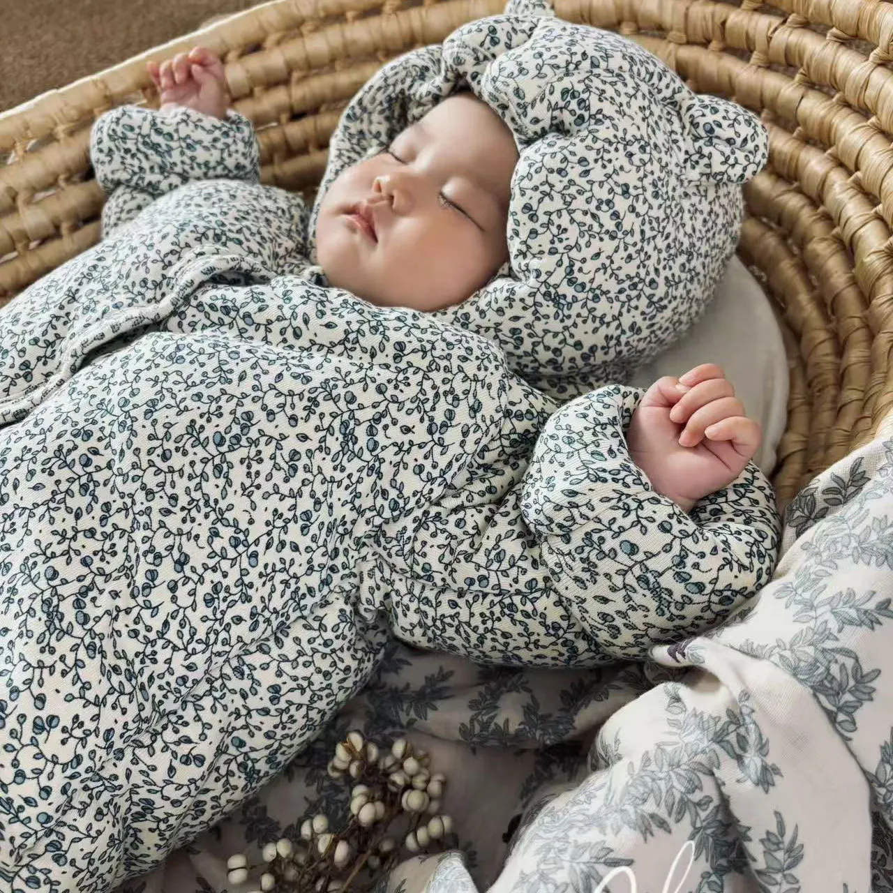 Newborn Nordic Padded Romper – Lightweight Cotton Jumpsuit with Mitten & Foot Covers, Baby Outerwear