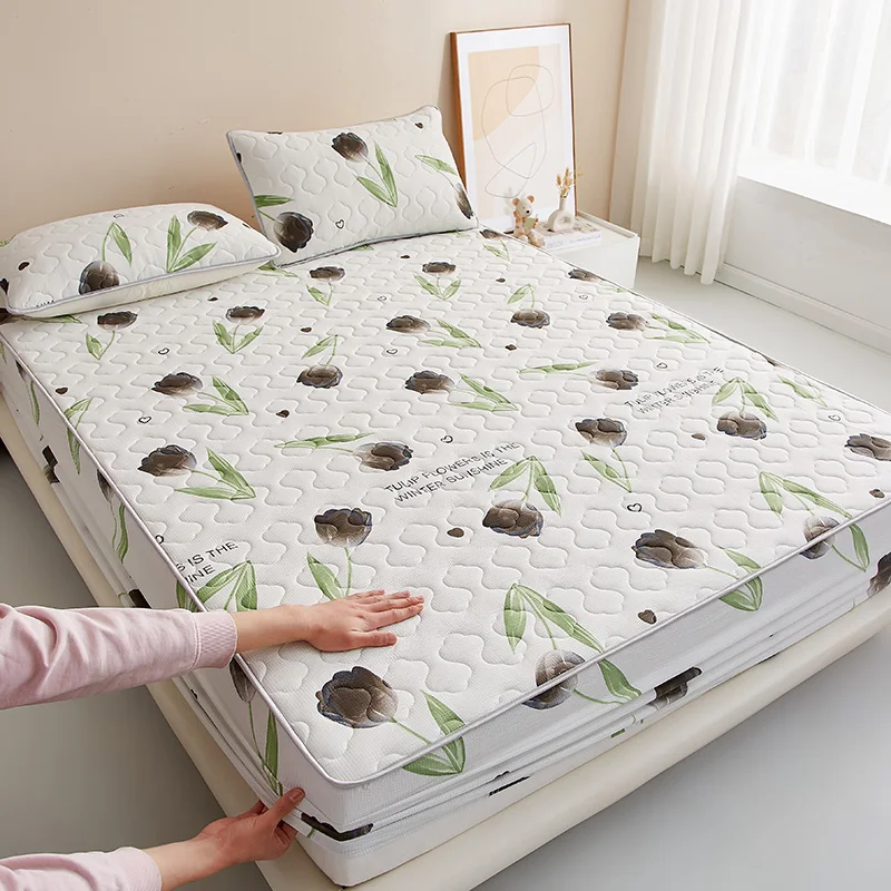 

StrawBerry Mattress Cover Floral Style Bedspread Skin-friendly Bed Cover Quilted Fitted Sheet 매트리스커버 (Pillowcase Need Order)