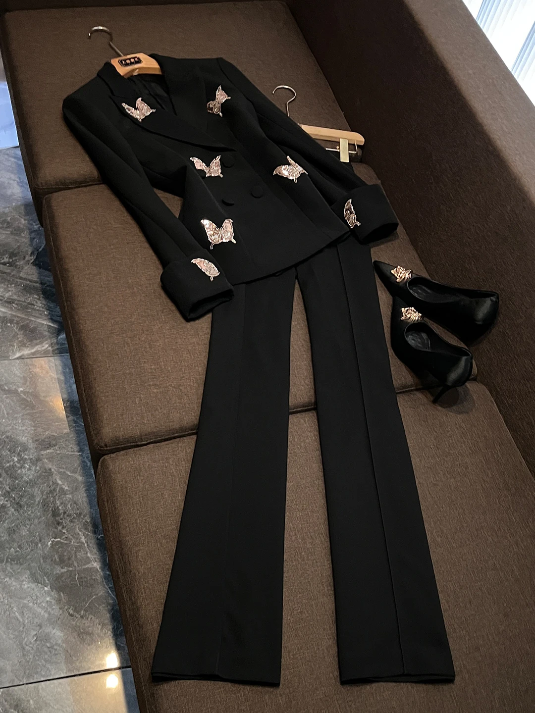 

Winter 2025 New Pearl Embellied Suit Top And Long Pants Two-Piece Set ular Online Model Polyester Material Workwear