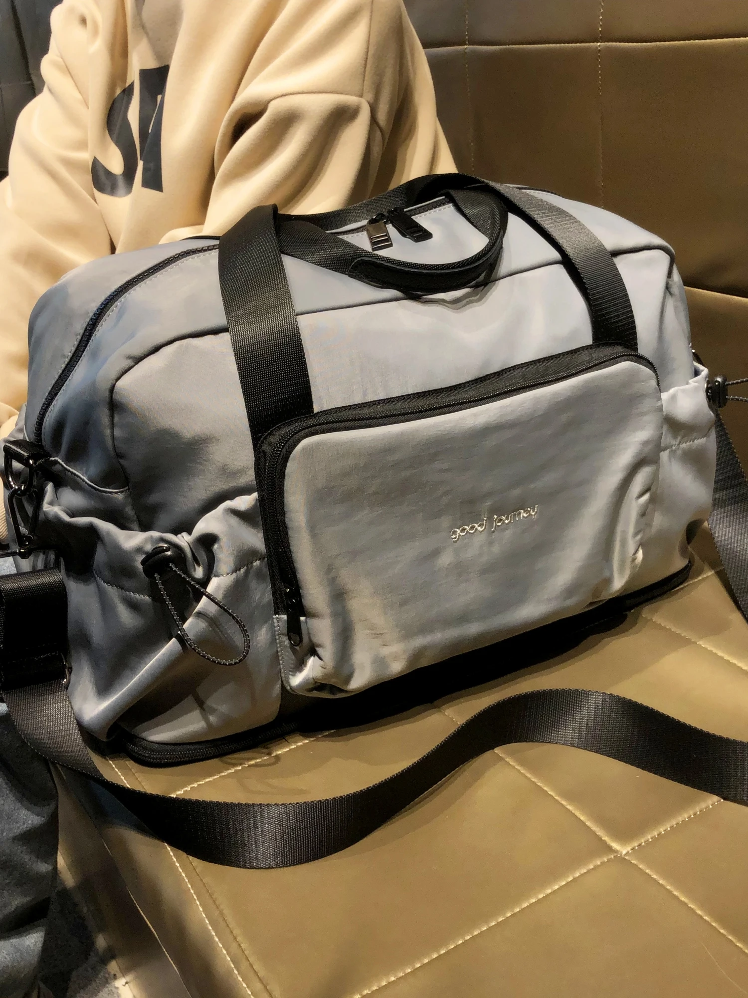 fashionable-portable-fitness-bag-travel-bag-large-capacity-lightweight-short-trip-outing-bag-hong-kong-brand-gurdier-2026-new