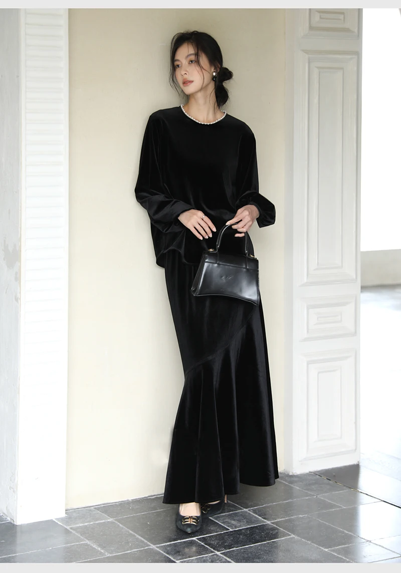 Natural Mulberry Silk Velvet Ladies' Suit Elegant and Noble Charm Luxurious Women's Clothing Set Consisting of T-shirt and Skirt