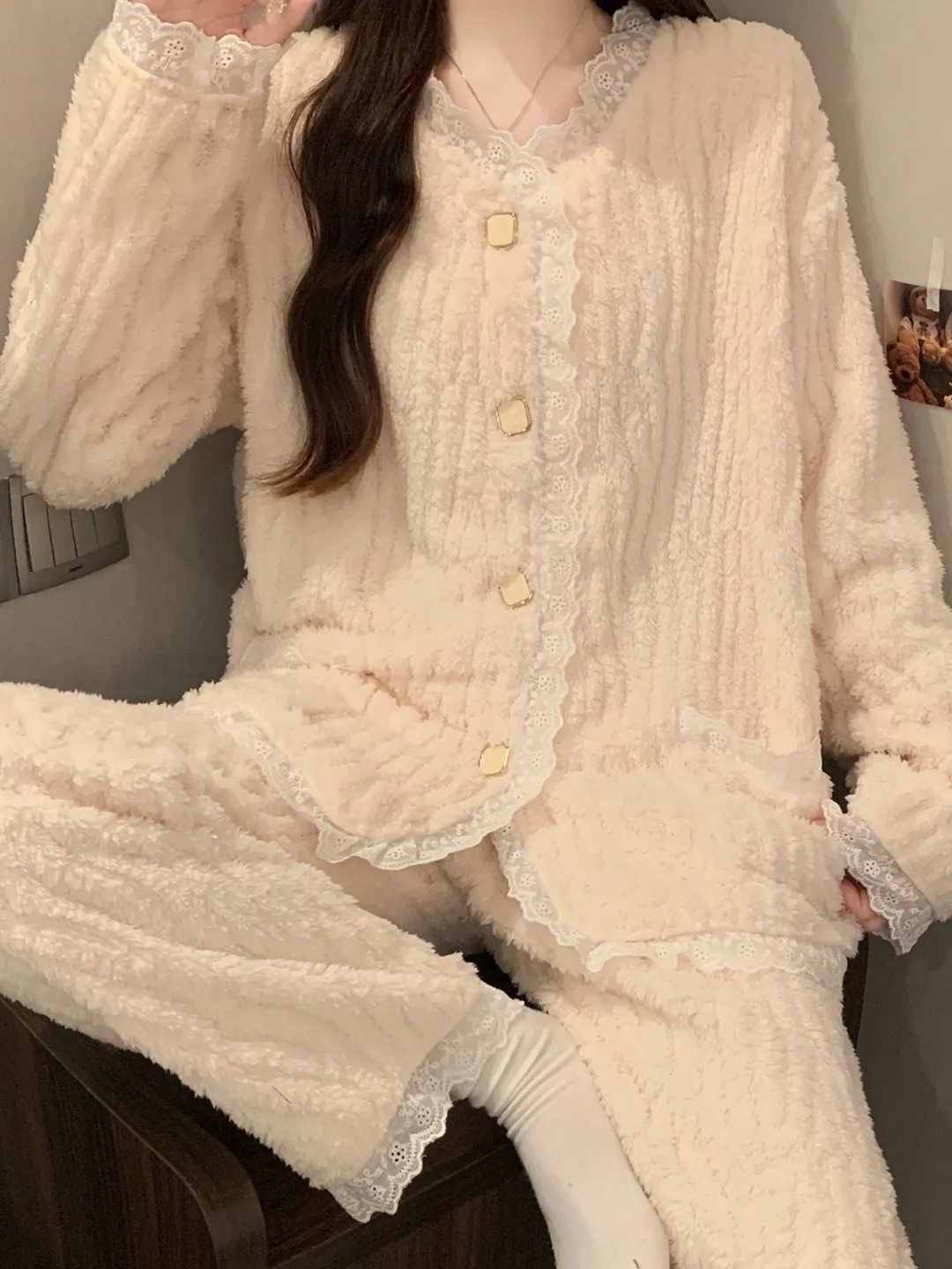 Thickened Long Sleeve Coral Fleece Nightgown Women's Style Winter Home Clothes Set Floral  Simple Style Home Suitable for...