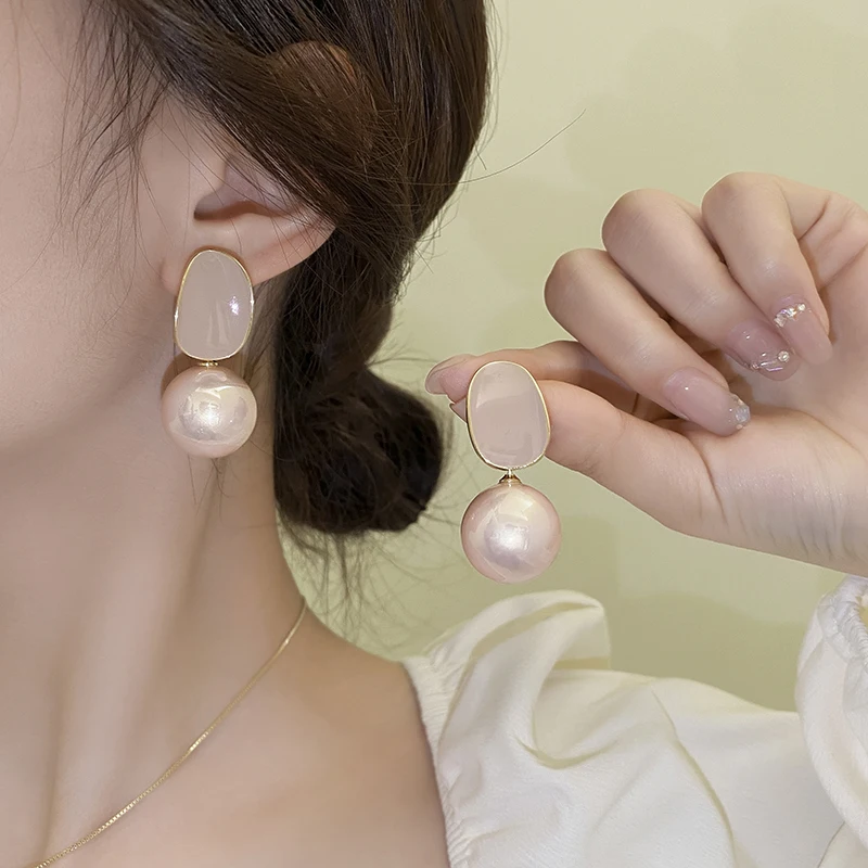 2023 New Arrival Korean Light Luxury Elegant Imitation Pearl Dangle Earrings For Women Fashion Sweet Water Drop Jewelry Gifts