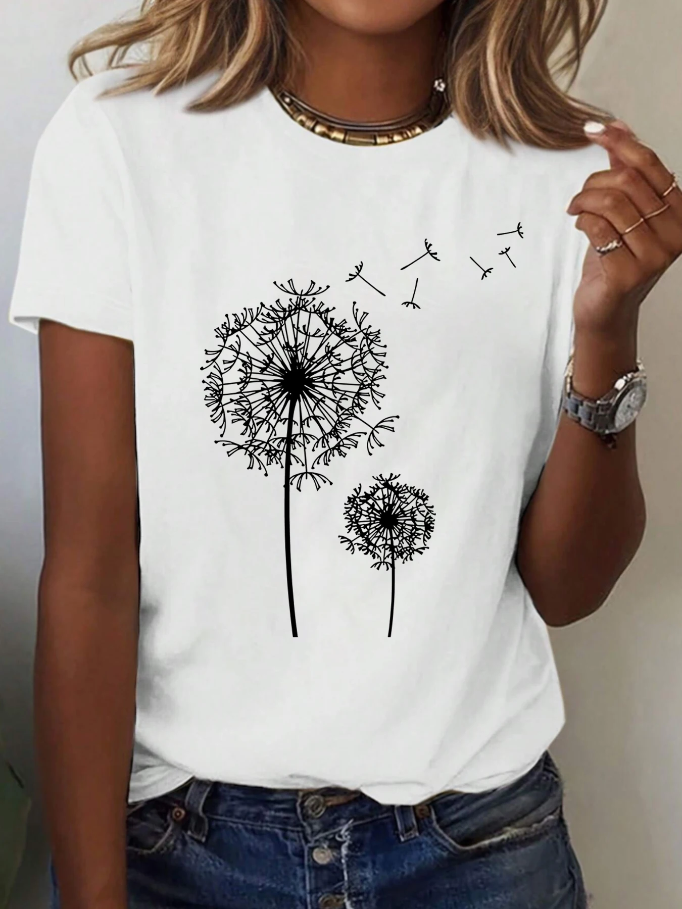 

Dandelion Plus size women's round neck short sleeve T-shirt with elastic half sleeves and trendy prints