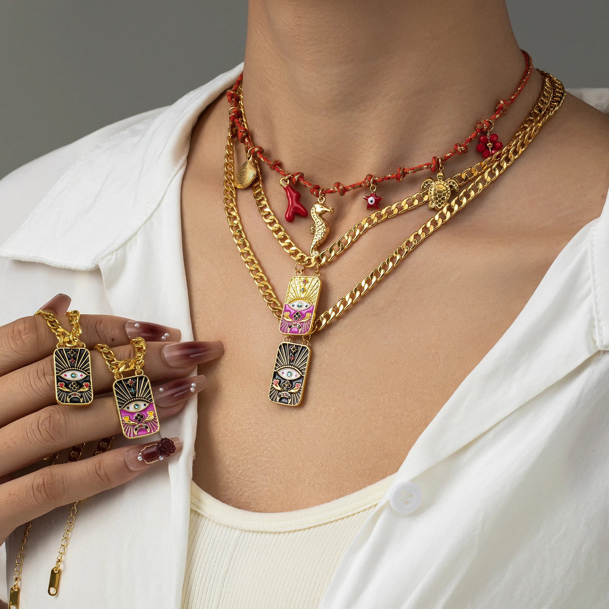 

Vintage style 18K plated pendant necklace, suitable for daily wear as a gift for wives and mothers