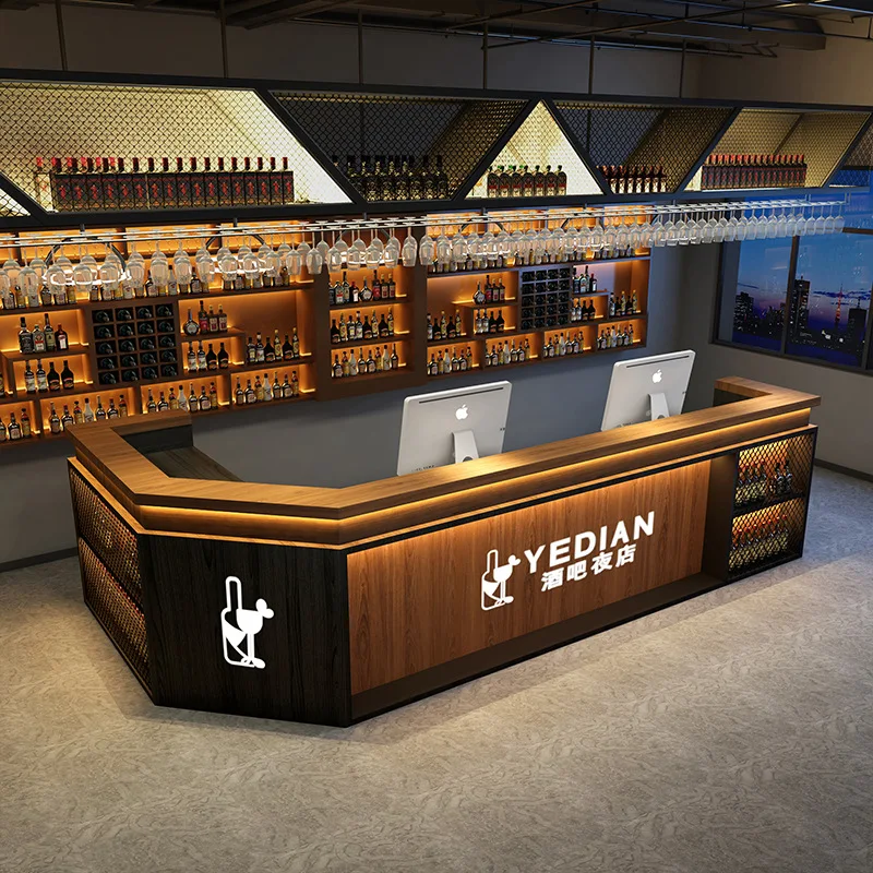 

Винтажный индустриальный стиль, бар, бильярдный зал, бар, столовая, барбекю, ресторан, касса отеля, угловая стойка регистрации