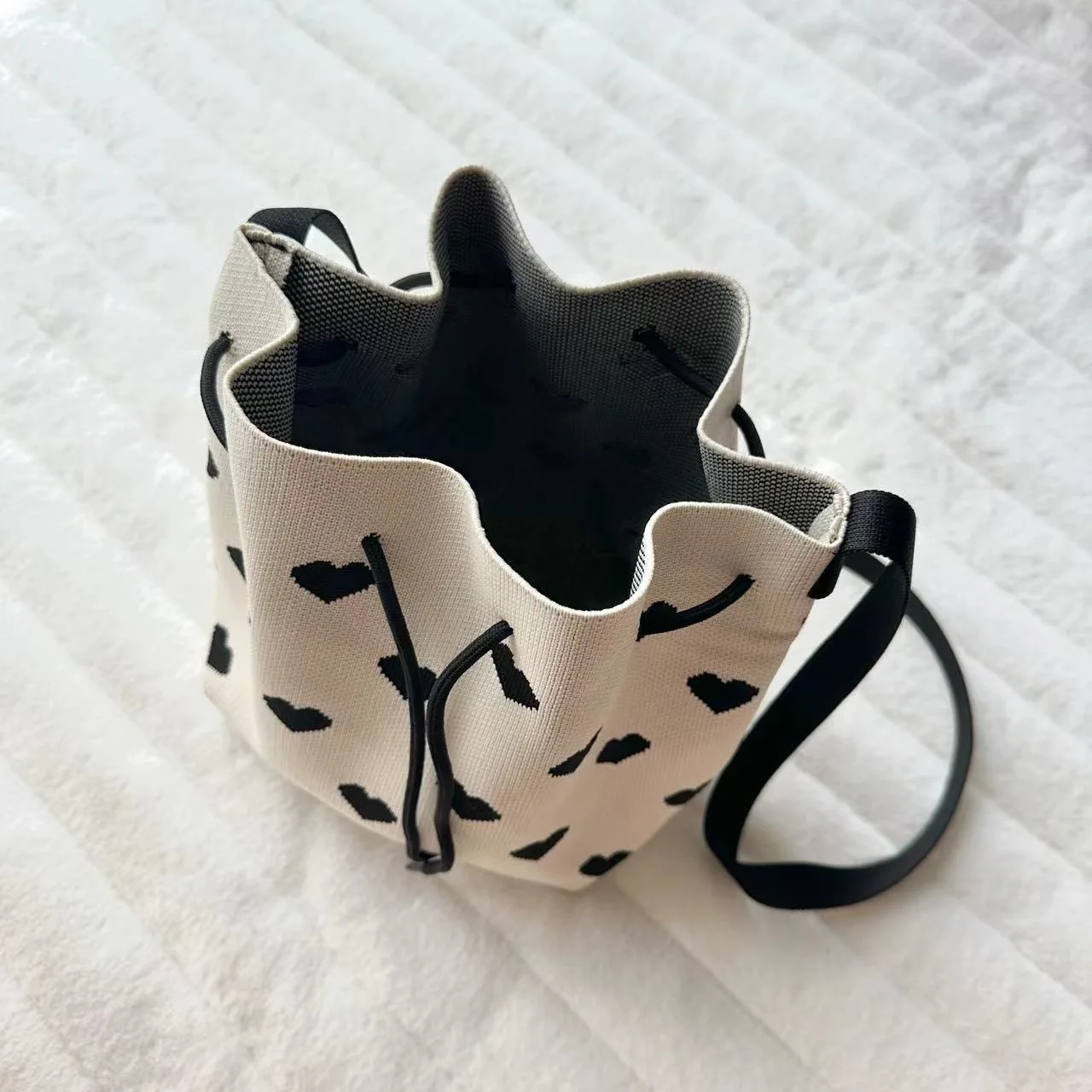 

Tote Bag Female Knitted Woolen Bucket Bag Japan And South Korea Version Of The Hundred Hand Carry Casual Box Lunch Bag Tote Bag