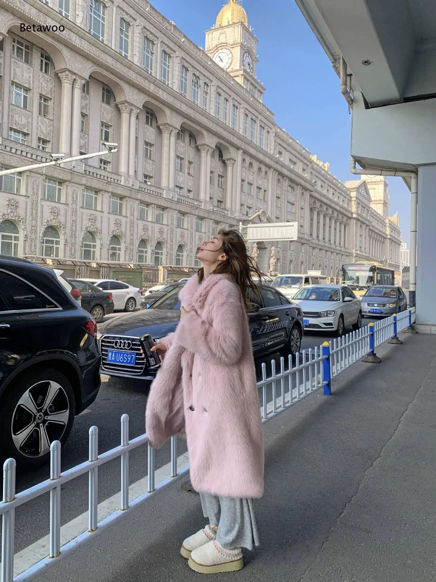 Wide Lapel Double Breasted Faux Fox Fur Coat Long Sleeve Fluffy Warm Winter Outerwear for Women City Street Outfit