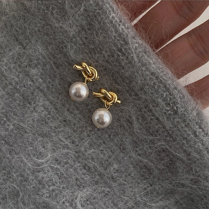 

925 sterling Silver Knotted Pearl Earrings Are Luxurious Elegant And High-end Suitable For Women To Wear Jewelry