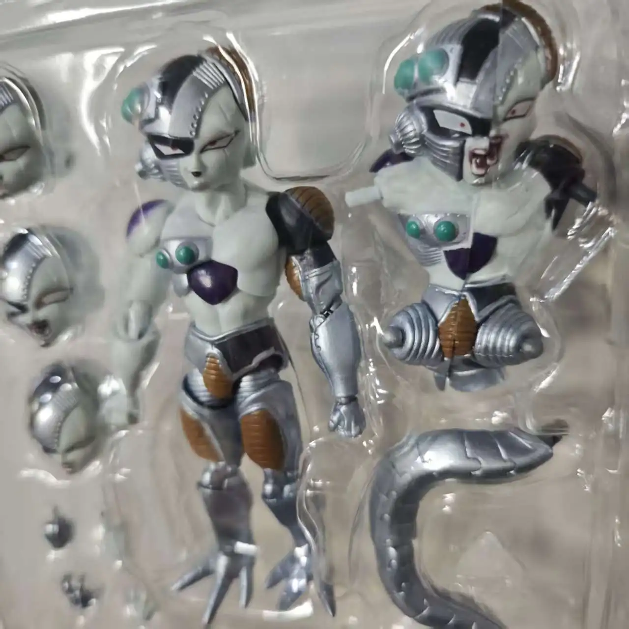 Frieza Mecha Figuras de acción de juguete 12cm