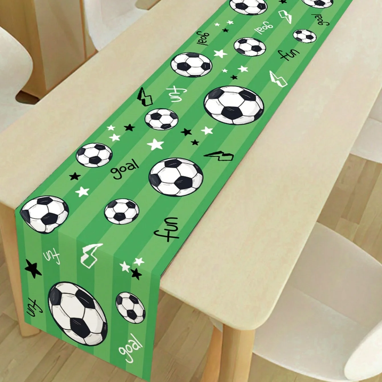 1 Stück Tischläufer mit Fußballmotiv, grüne Tischdecke mit Stadion-Print, Dekorationsstoff für Jungen-Geburtstagsfeiern