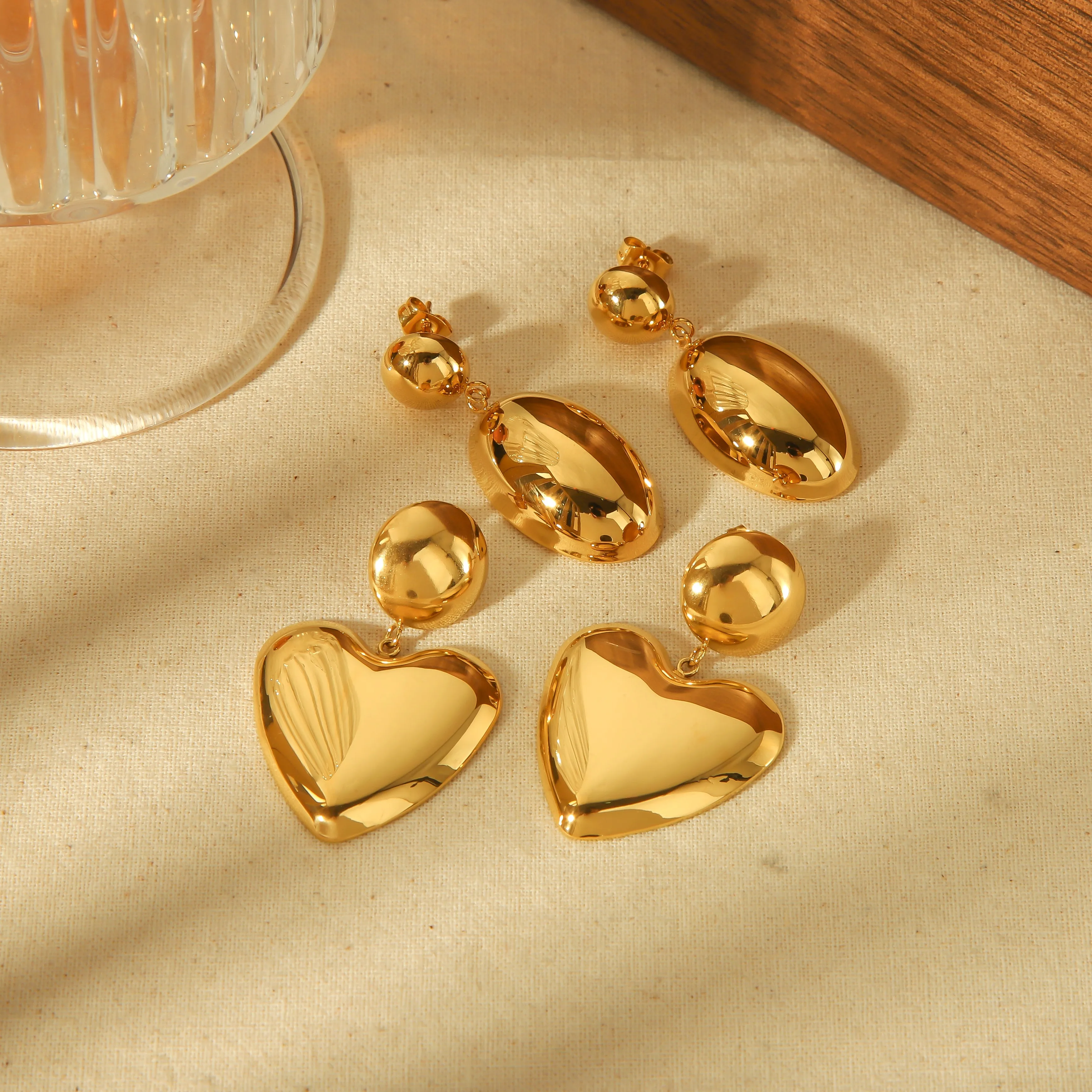 Neue Produkte Kreative Chunky Glatte Geometrische Ovale Herz-Anhänger-Ohrringe 18k Vergoldete Wasserfeste Edelstahl-Ohrringe – Detail 2