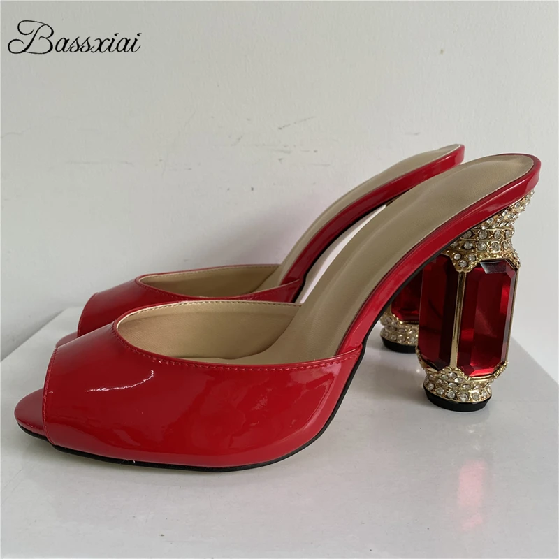 

Лаконичные стильные однотонные летние мюли из лакированной кожи, бриллиантовые женские сандалии