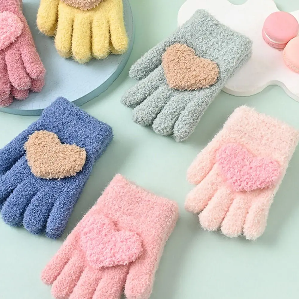 2Pairs Cute Children's Warm Gloves Heart Shaped Breathable Five Finger Gloves Windproof Keep Warm Solid Plush Gloves Winter