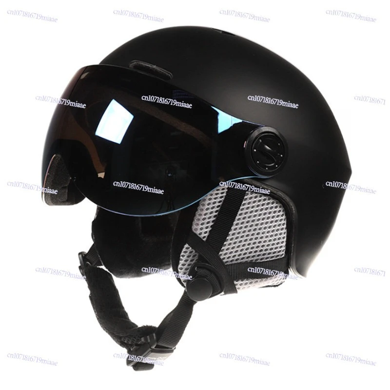 Ski helmet new integrated forming snow helmet with snow mirror men's and women's protective ski helmet protective gear