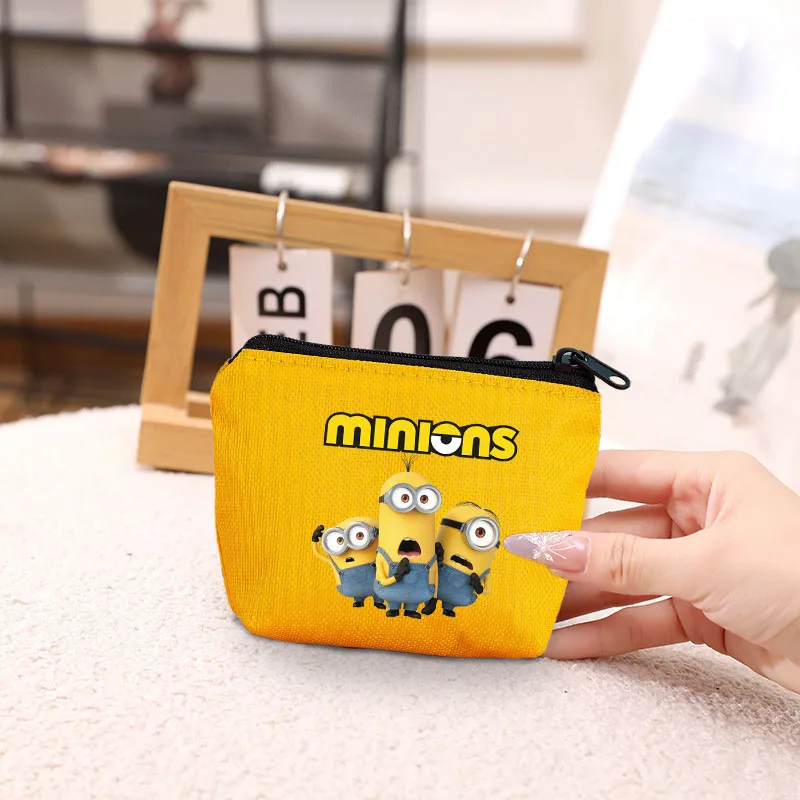 

Миниатюрный кошелек-монетница из холщовой ткани с изображением миньонов, маленький кошелек, модный водонепроницаемый чехол для карт, стильная сумка для наушников, подарок на день рождения