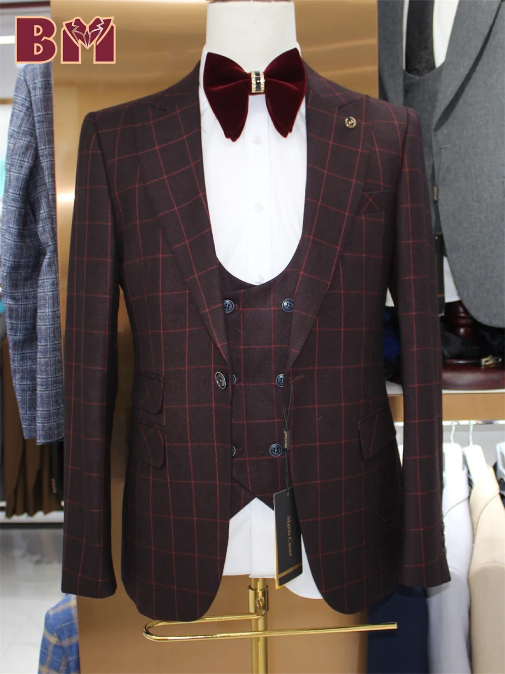 

Formal Plaid Men's Suit Group for Classic Office Assemblies. Shimmering Suit. Enticing Single Breasted. Wedding Revelation. Host