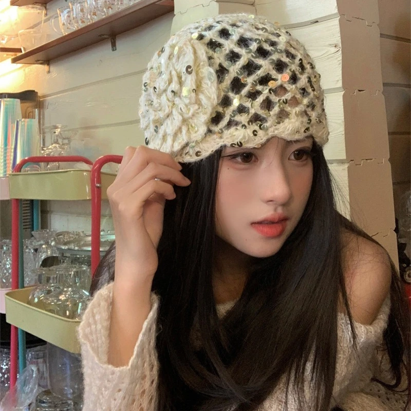 Korean Ins Fashion Sequins Hand-crocheted Flower Pullover Knitted Hat Autumn Thin Fashion Dome Skull Beanie Caps for Women's