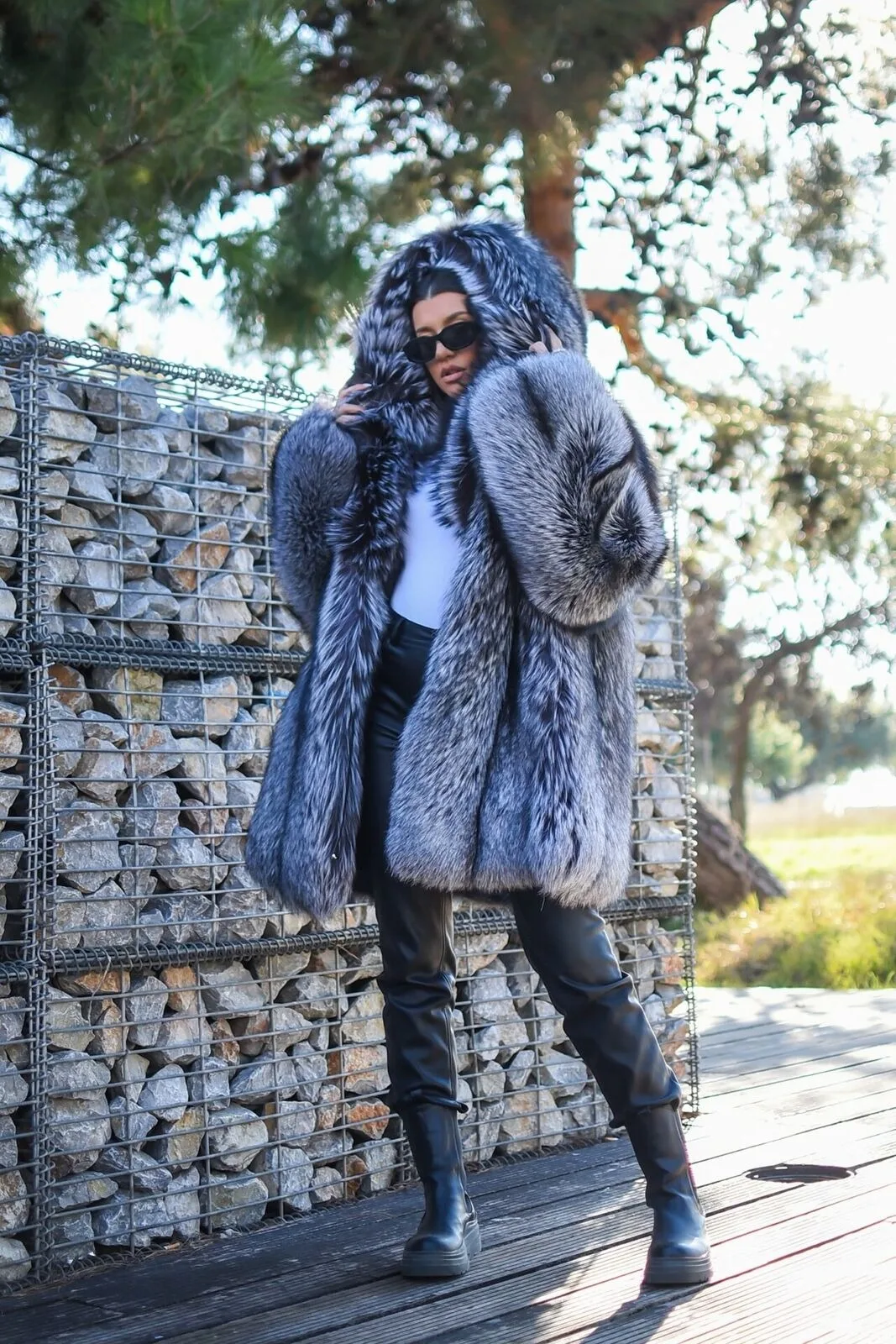 

Luxury Women Real Silver Fox Fur Coat With Lapel Winter Full Pelt Warm Outerwear Winter luxurious authentic genuine fur coats