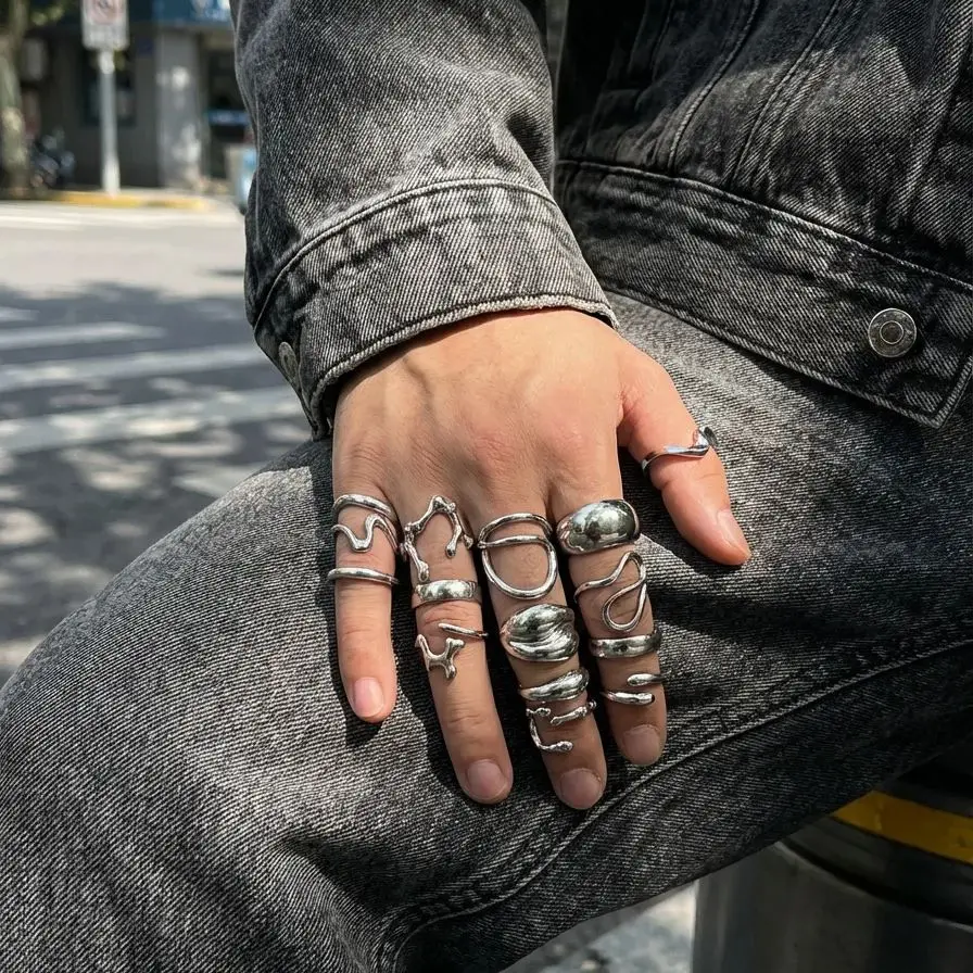 15-teiliges Set Trendige Silberfarbene Chunky Ringe für Frauen Unregelmäßige Geometrische Hohle Offene Ringe Set Fingergelenk-Schmuck Party-Geschenk