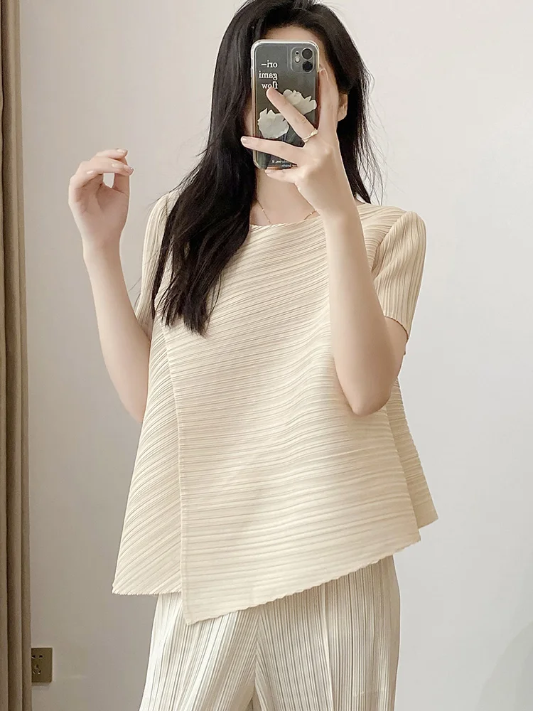 

Miyake Style Pleated Top 2024 Summer New Short-sleeved Slit Design Niche Loose Large Size Slim T-shirt