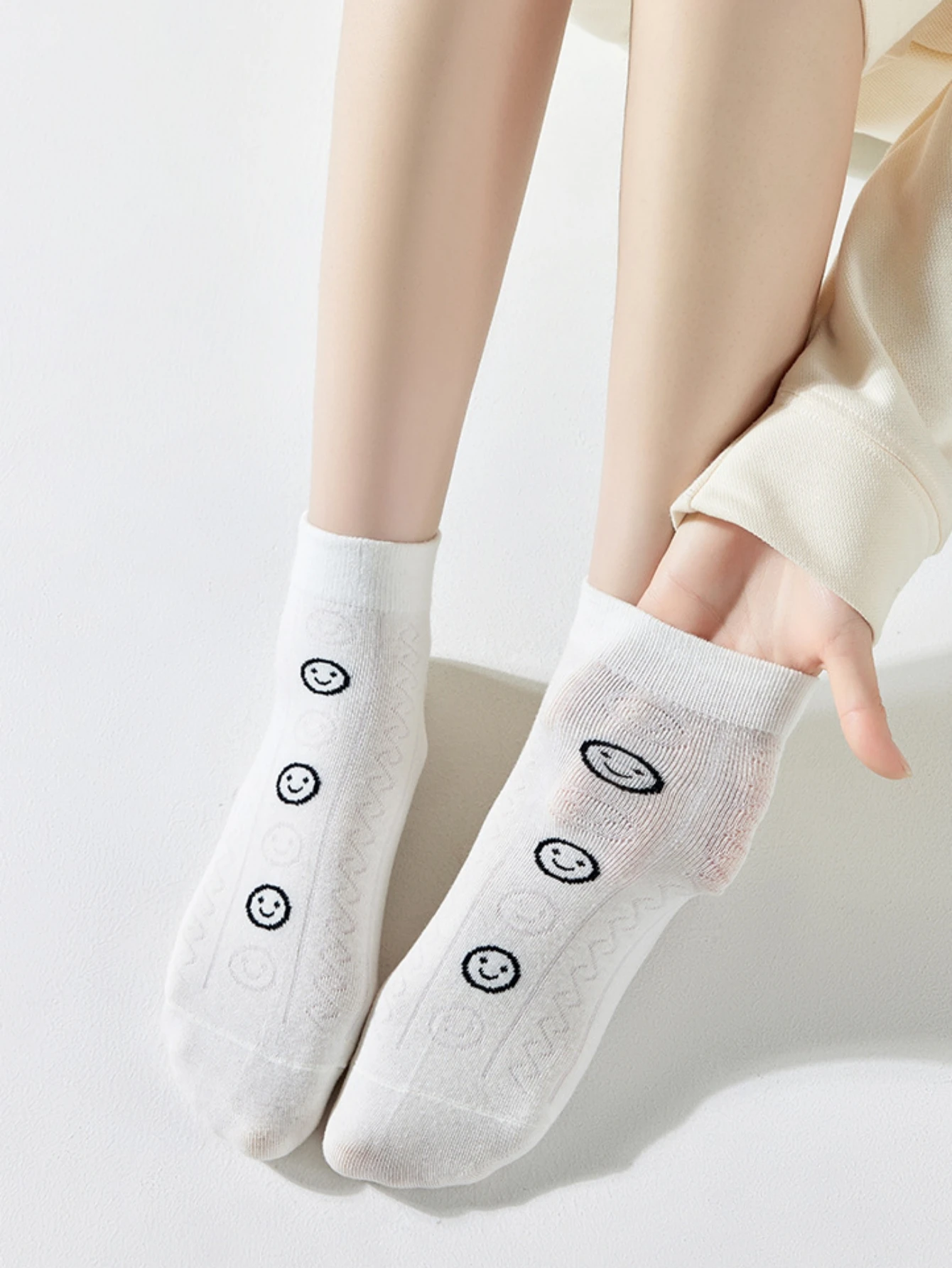 Women Summer Thin Short Socks Black White Smile Face Stripe Plaid Print Casual Breathable Ankle Socks Sweet Daily Boat Socks
