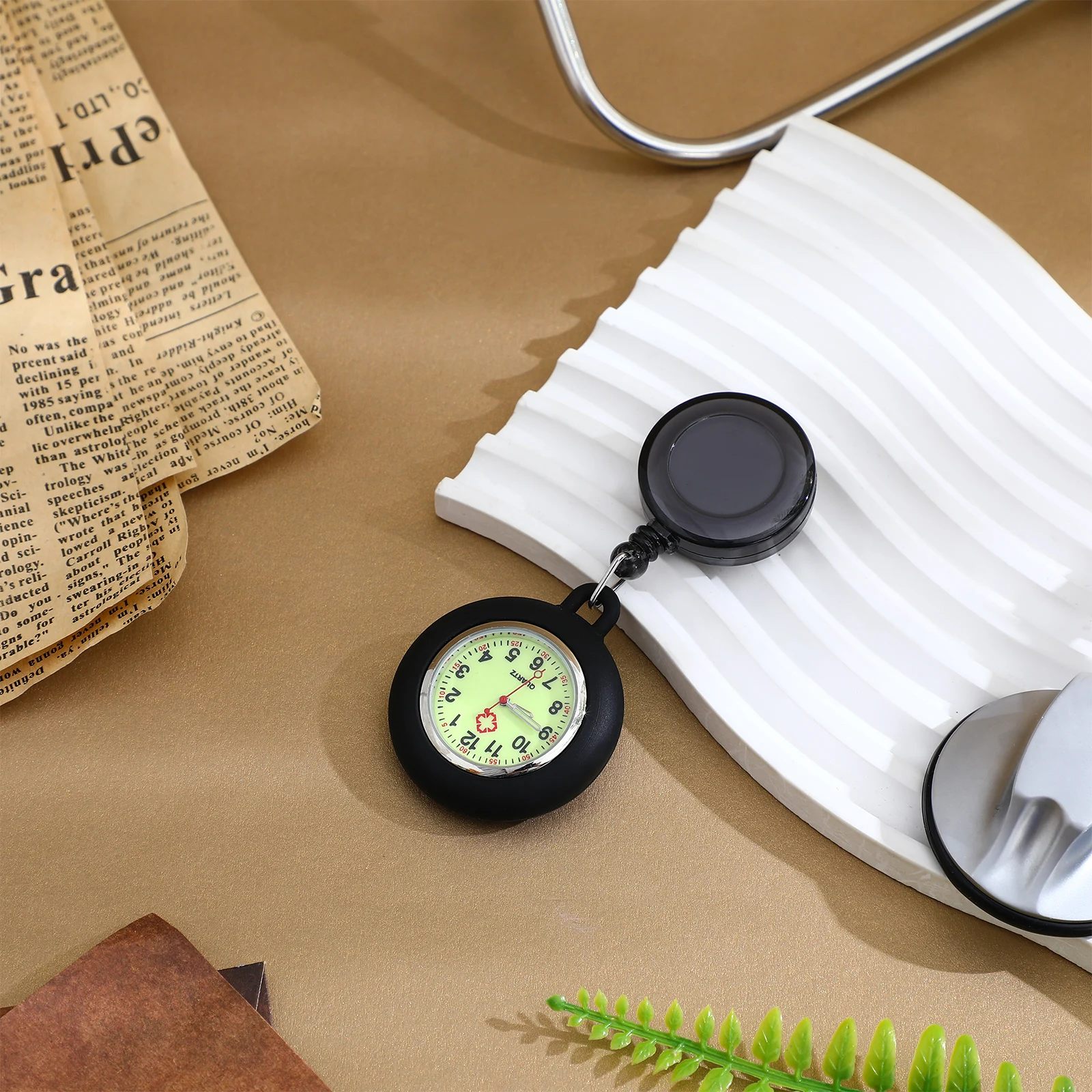 

Luminous Doctor Badge Reel Pocket Watch -On Hanging Watch Creative Clear Number Lightweight Durable Smiling Face