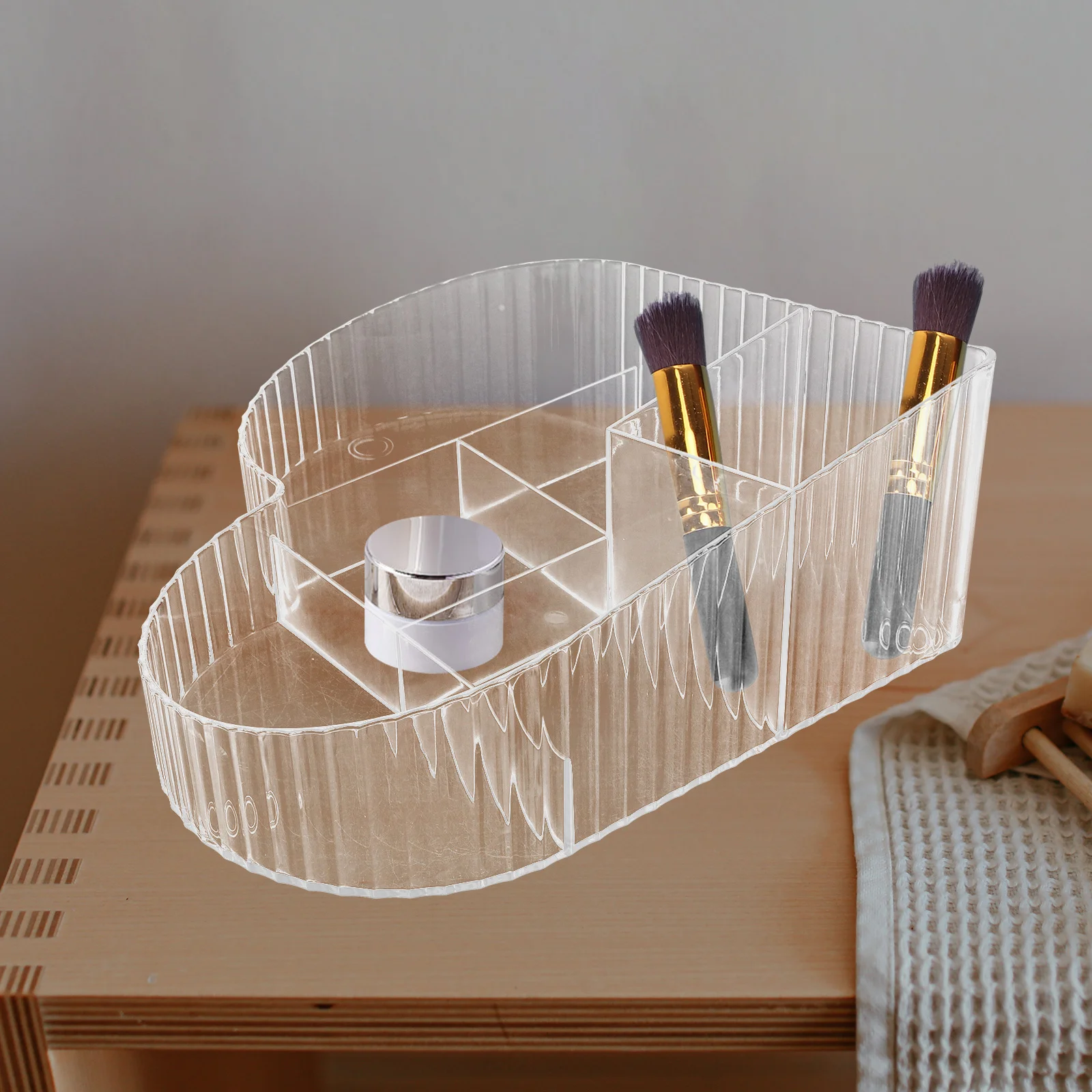 

Heart Shaped Clear Makeup Brush Holder Organizer Desktop Storage Box Compartment Lipstick Case Vanity Pen Holder Easy