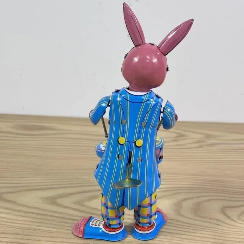 Jouet mécanique rétro de Collection classique, robe bleue en fer, lapin peut battre la batterie, marche amusante, jouets à remonter, cadeaux d'anniversaire et de noël pour enfants