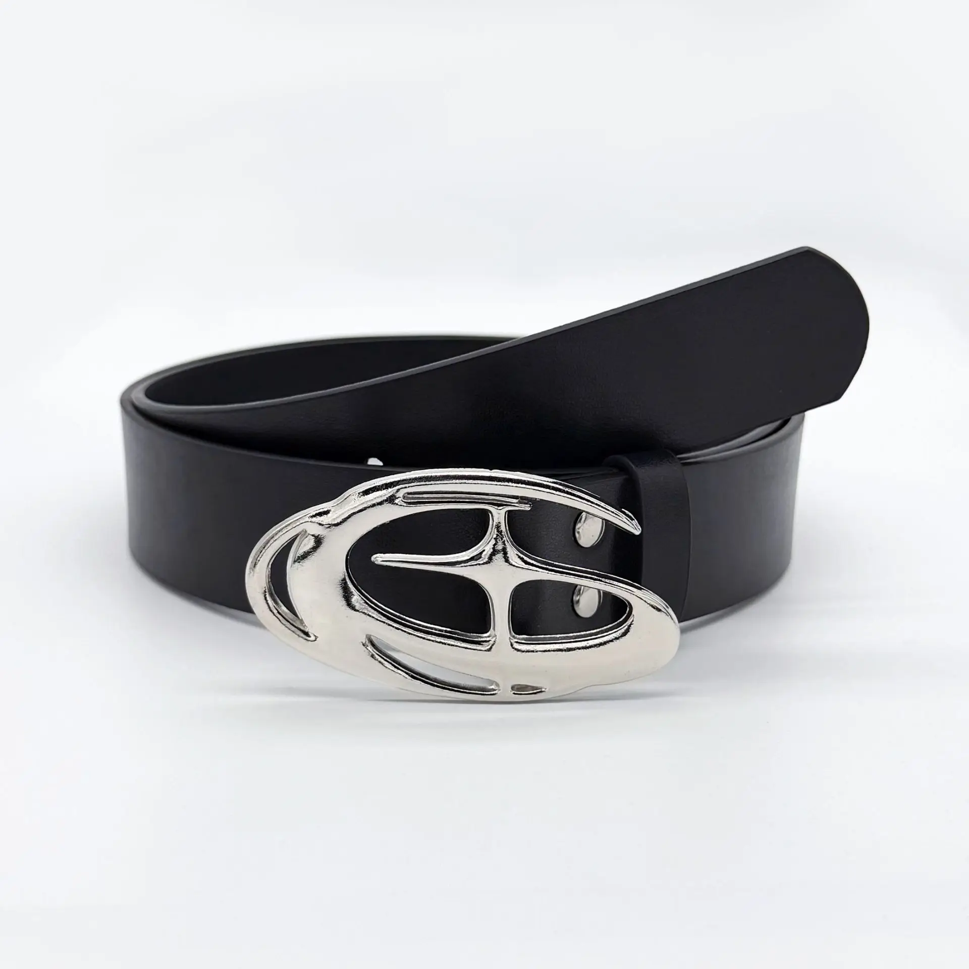 Y2K Punk Gothic Waist Belts Delicate Hollow Carving and Stylish Buckle Versatile Accessory Suitable for Trendy Personal Styles