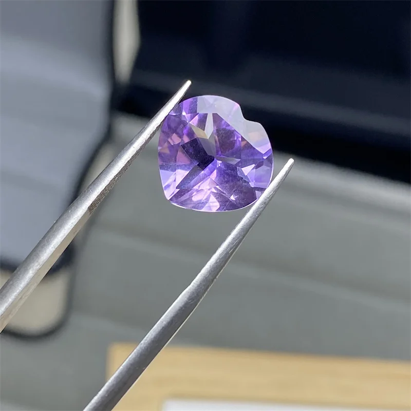 1 hartvormige 11 * 12 mm natuurlijke Amethist-edelsteen, met een gewicht van 4,45 karaat, kan worden gebruikt als hanger