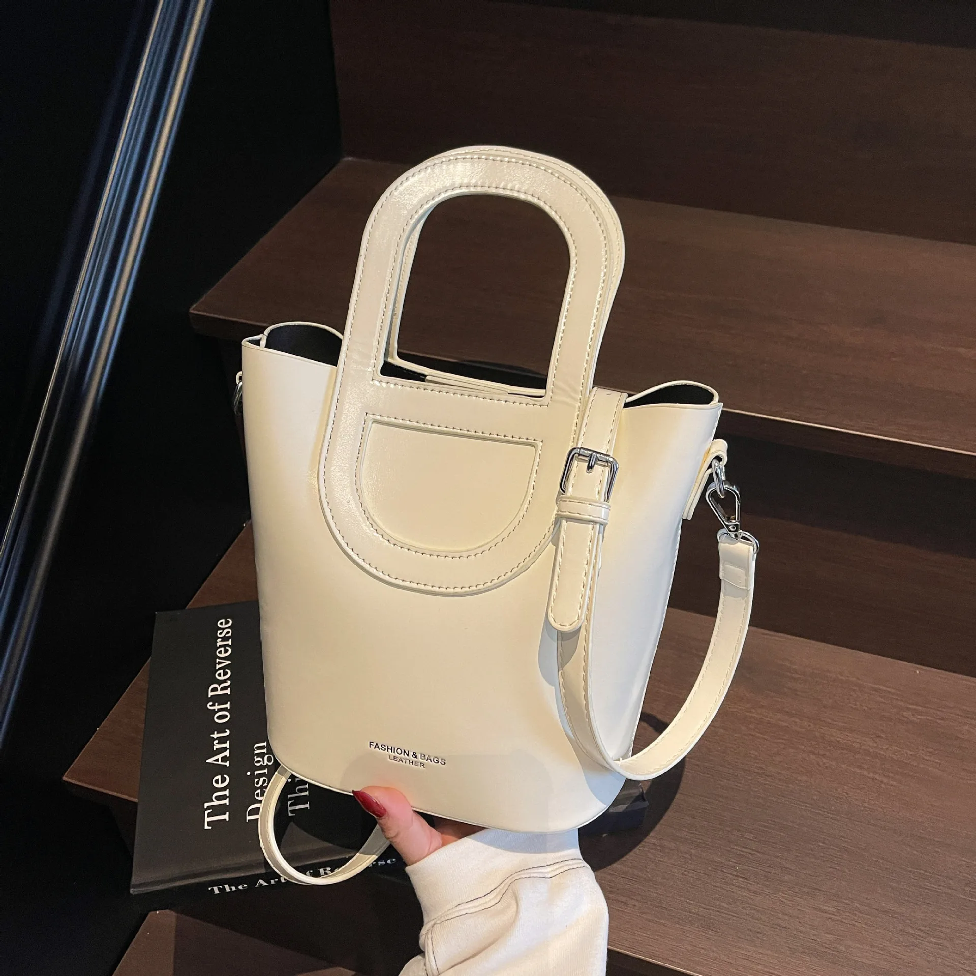 

Новая большая сумка для женщин — просторная водонепроницаемая сумка-ведро, через плечо/плечо/ручная многосторонняя сумка, модный корейский уличный стиль