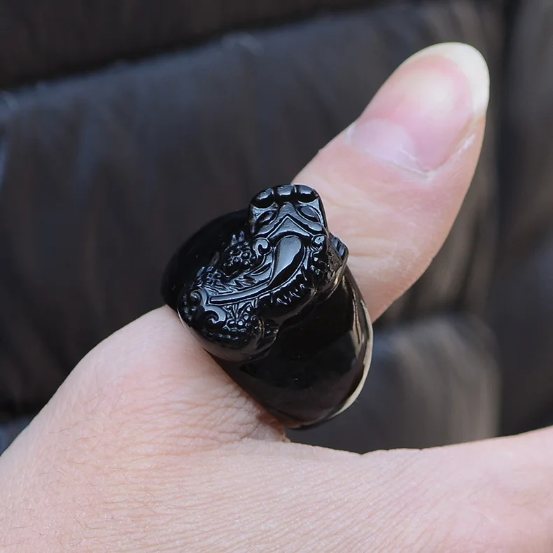 

Natural Obsidian Ring Engraving Brave Troops Couple Jewelry Lucky Stone Jade Finger Brand Unisex Exquisite Accessories