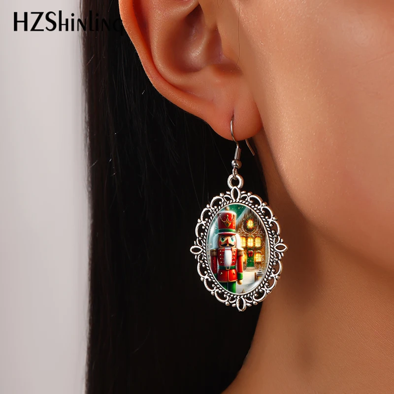 2024 New Christmas Nutcrackers Vintage Dangle Earring Fish Hook Earrings Oval Glass Dome Jewelry Gift Girls