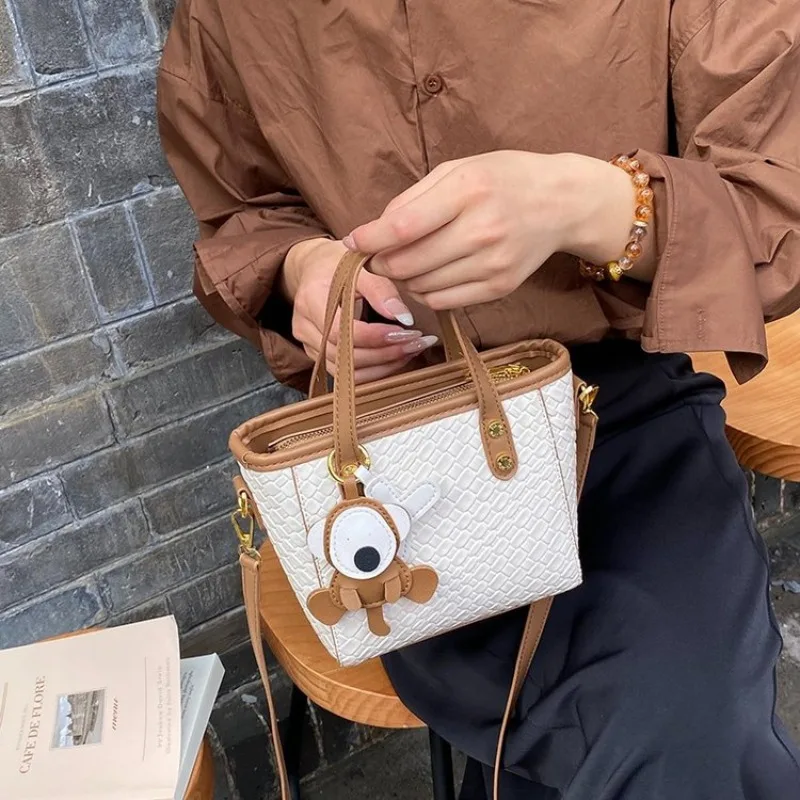 

Modern Shoulder Bag For Women A Sculptural Element That Transforms Your Entire Outfit