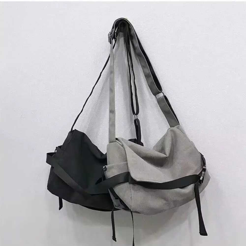 

Underarm Bag Large-capacity Canvas Tote Bag Versatile Cross-body Messenger Bag Frog Pendant Casual School Bag Shopping