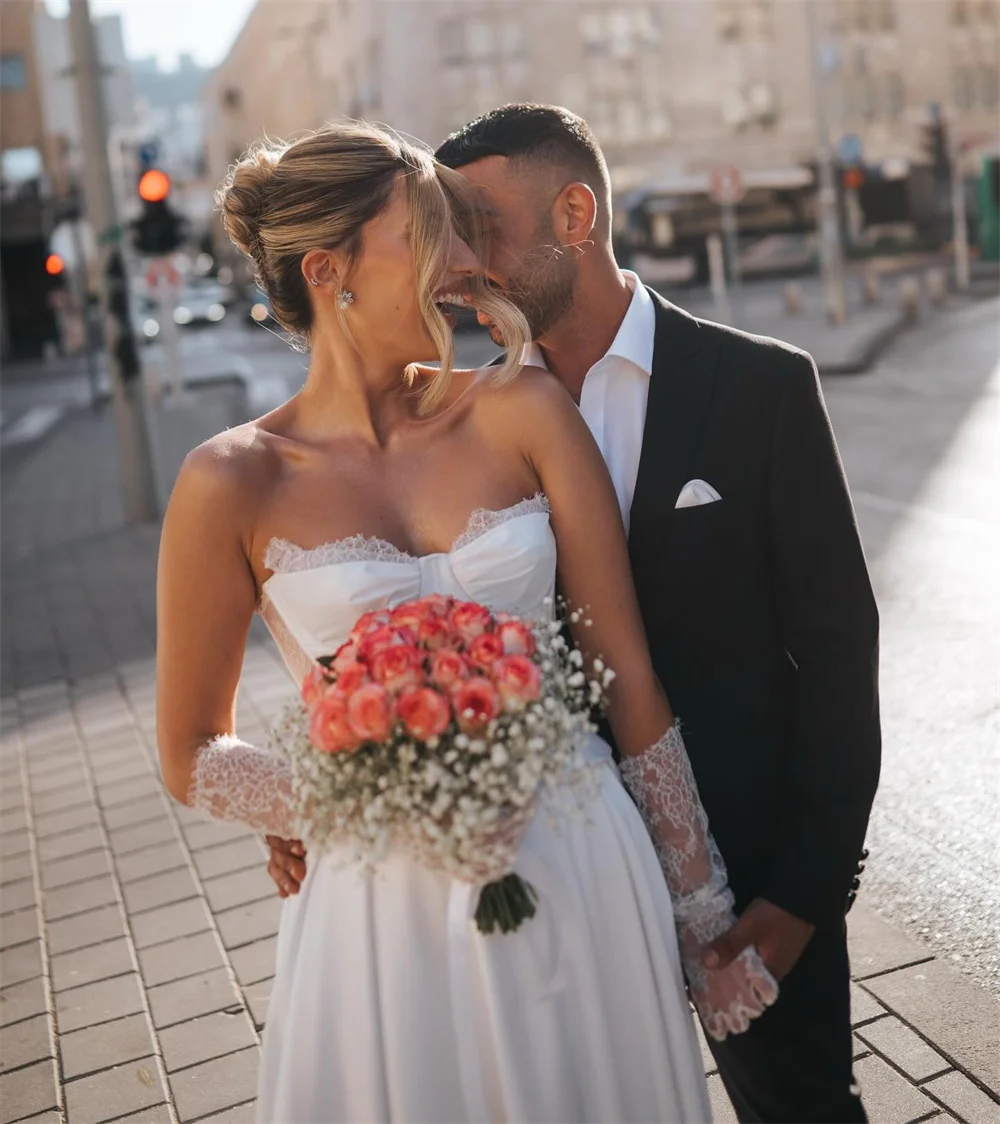 طوكيو فساتين زفاف بيضاء مخصصة بدون حمالات 3/4 طول الأكمام الدانتيل متابعة ثوب الزفاف أنيقة الجانب عالية سبليت ثوب الزفاف