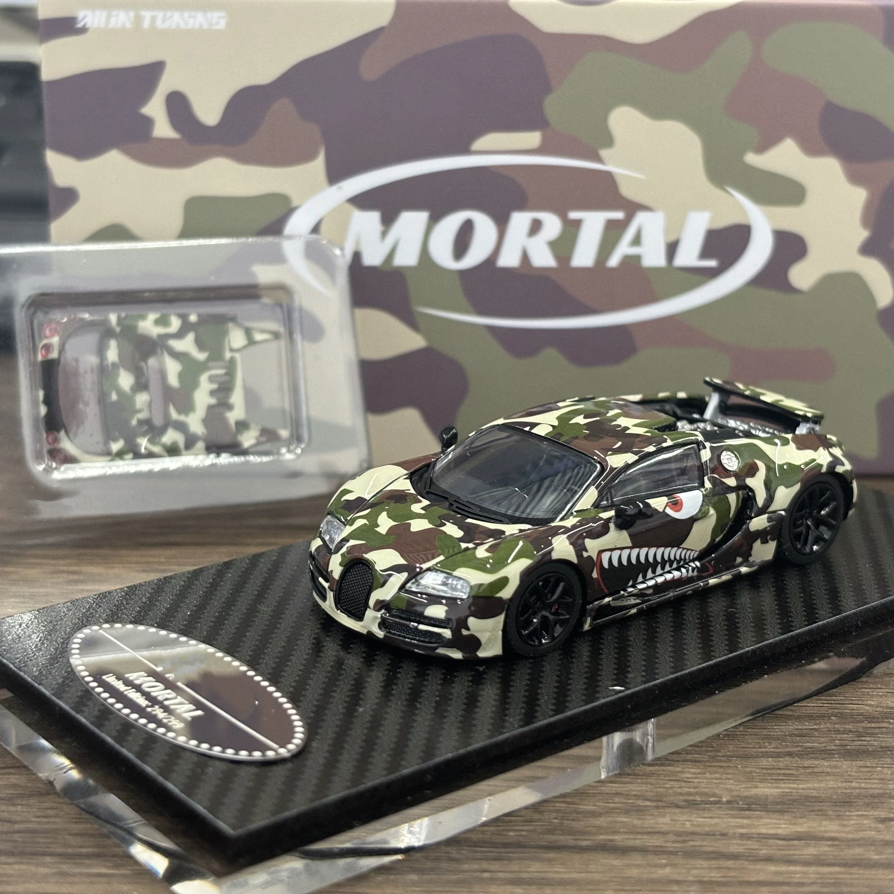 

Mortal 1/64 Veyron AIT камуфляжный цвет в подарочной масштабе 2025 года, литая под давлением модель автомобиля