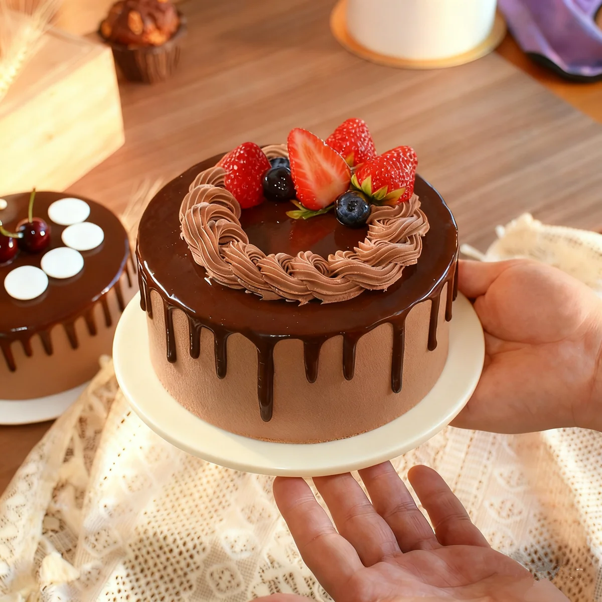 

6-дюймовый реалистичный поддельный торт на день рождения - реалистичный праздничный декор для демонстрации вечеринки, реквизита для фотографий, розыгрыша, подарка и домашнего декора