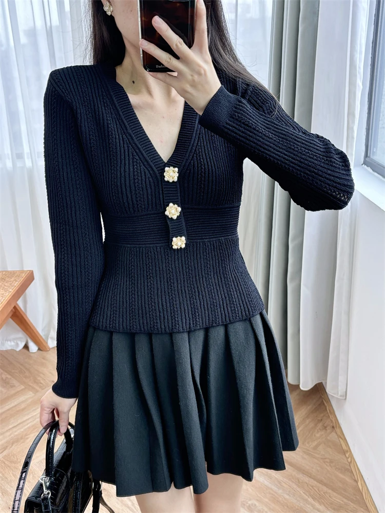 2024 luxury womens sweaters Slimming Knitted Shirt Black Elegant Metal Buckle V-neck Long Sleeve Dress for Women sweater woman